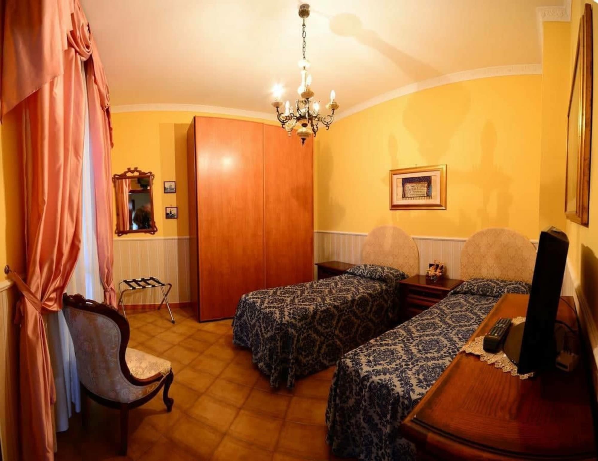 Hillary House Hotel Fiumicino Kültér fotó